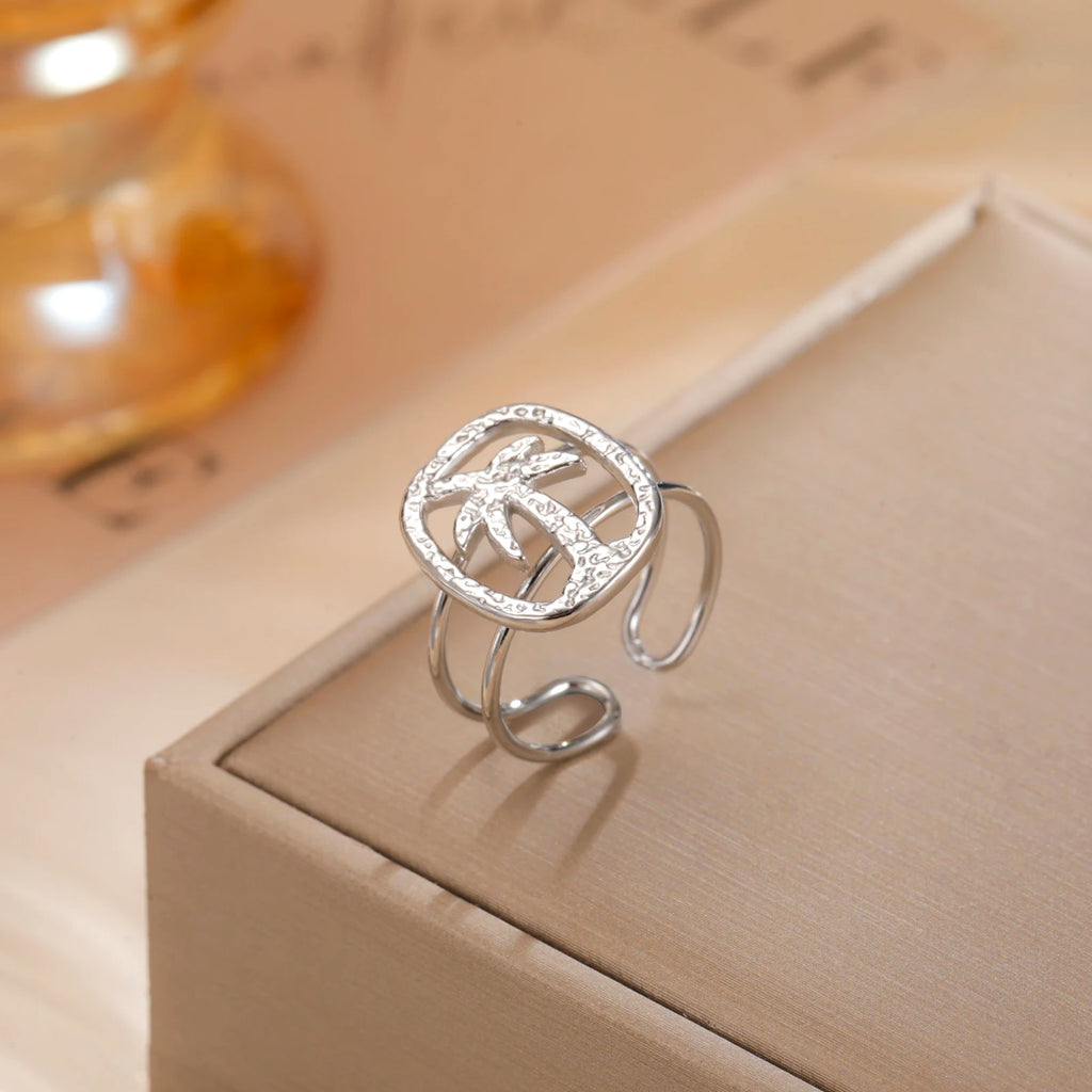 Anillo con motivo de palmera en plata