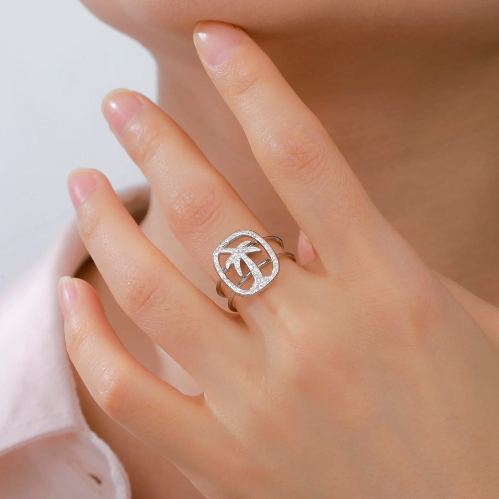Anillo con motivo de palmera en plata