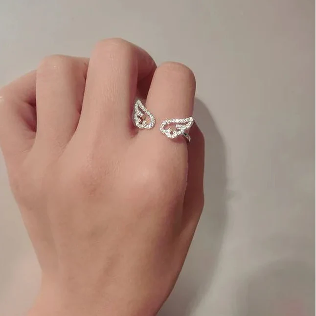 Anillo alas de ángel con strass
