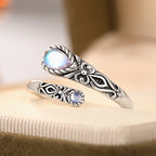 Anillo ajustable de aspecto envejecido con dos piedras lunares