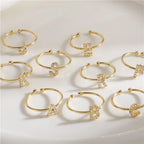 Anillo ajustable personalizado con inicial