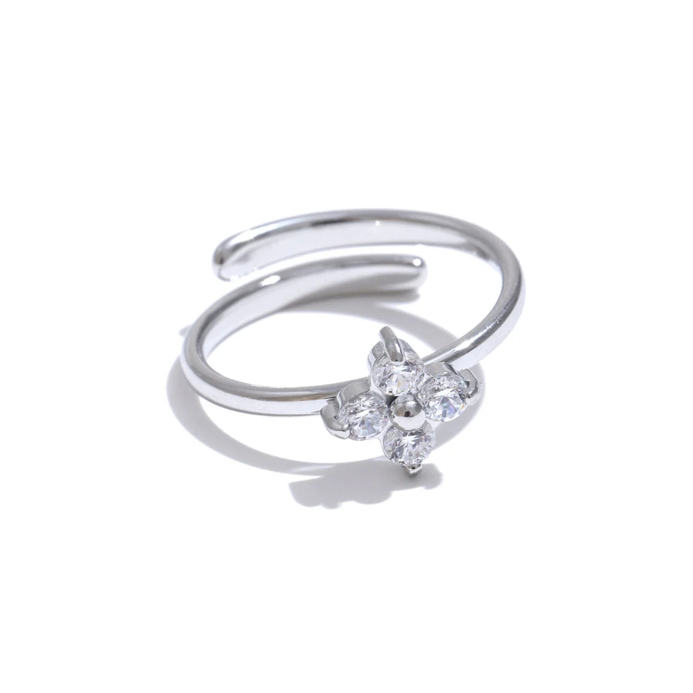Anillo ajustable trébol y strass plata