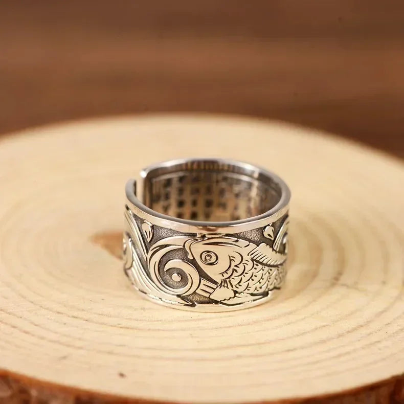 Anillo con peces de estilo étnico