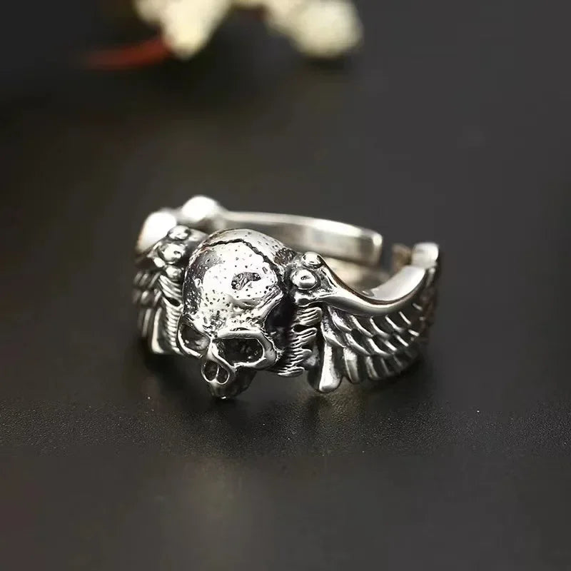 Anillo con Cabeza de Calavera