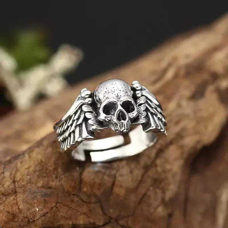 Anillo con Cabeza de Calavera