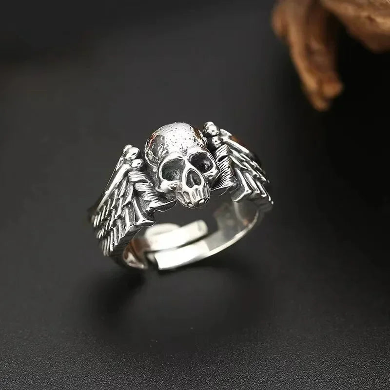 Anillo con Cabeza de Calavera