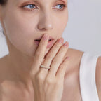 Elegante Anillo de Estilo con Perlas