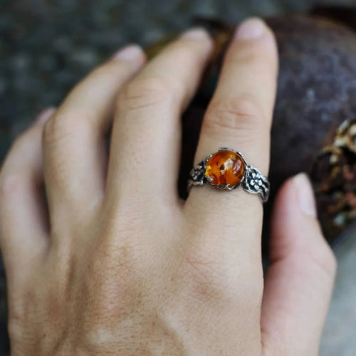 Anillo con Flores y Perla Estilo Retro