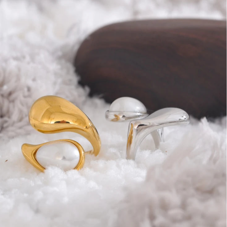 Anillo de Gota de Agua Perla Blanca oro