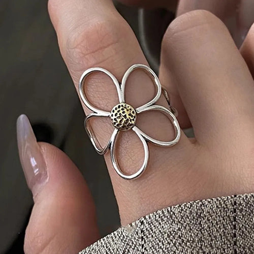Anillo de Flor Grande Elegante