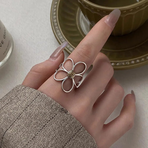 Anillo de Flor Grande Elegante