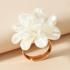 Anillo Banda Flor Grande Blanca