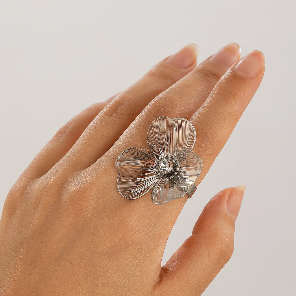 Anillo con Gran Flor Delicada plata