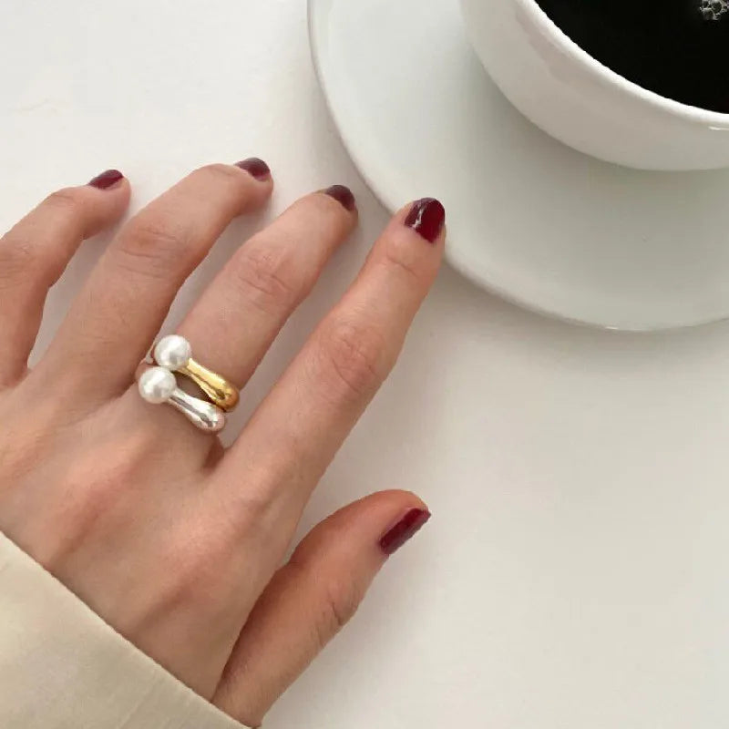 Anillo para mujer con perla blanca de plata