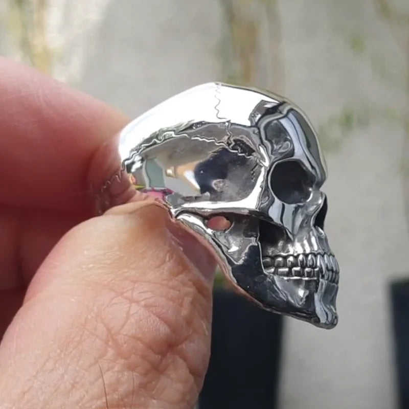 Anillo de calavera gótica