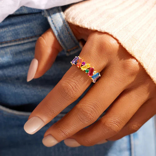 Anillo geométrico arcoíris oro