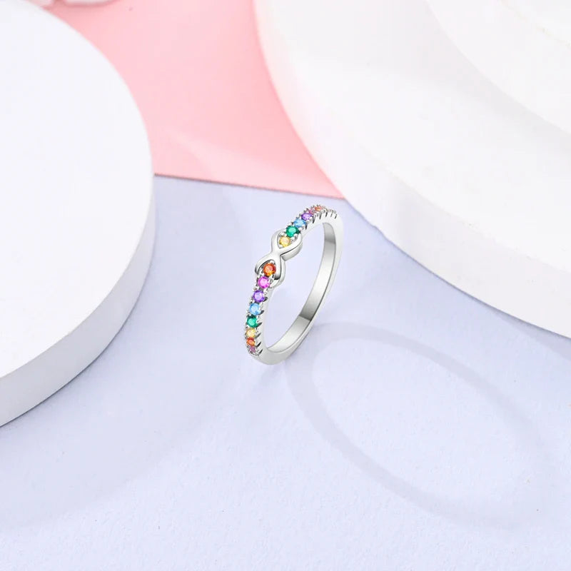 Anillo arcoíris símbolo de infinito