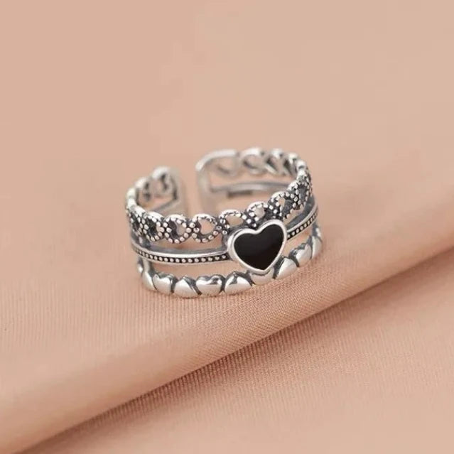 Anillo Plateado Corazón Negro Mujer