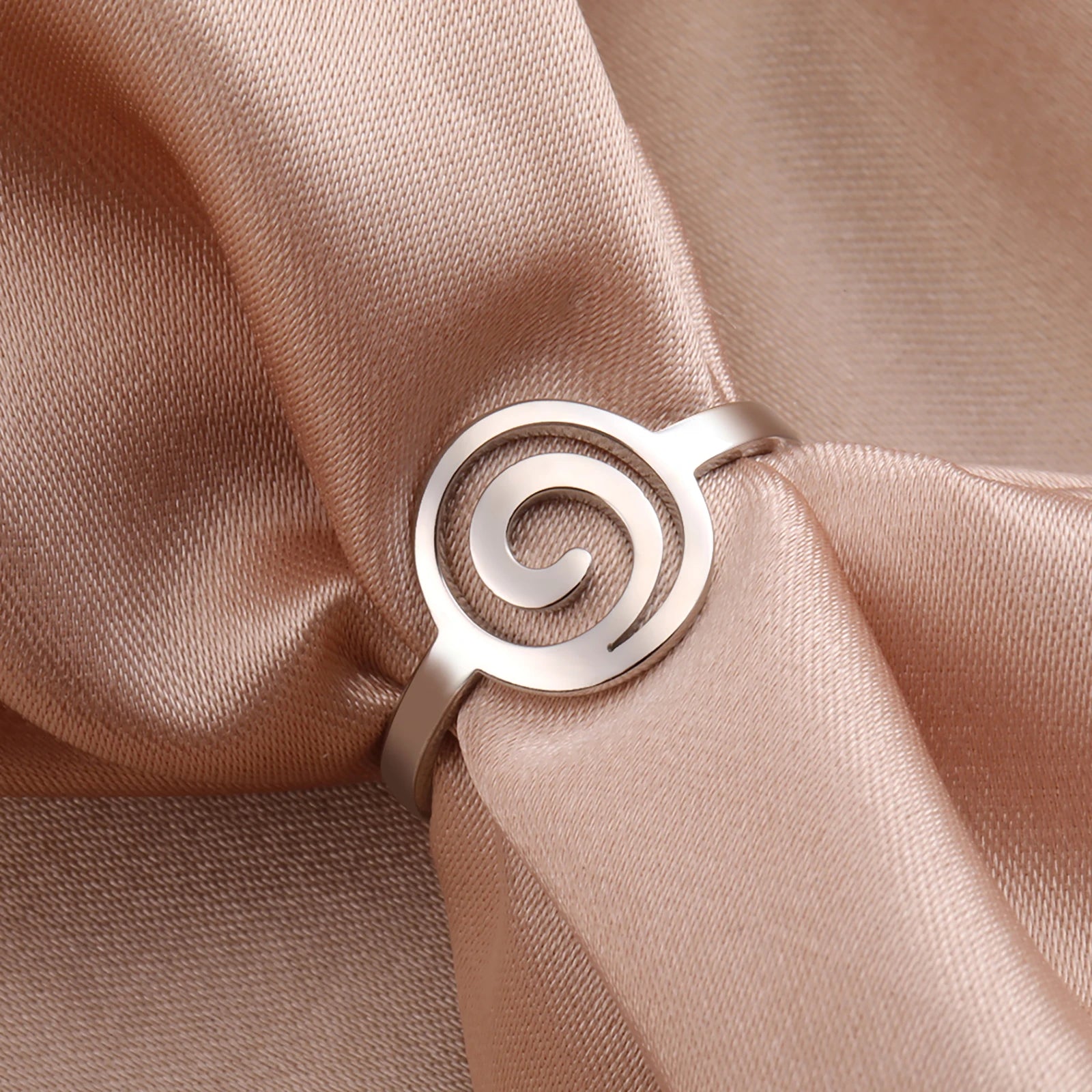 Anillo de diseño en espiral para mujer de plata redondo