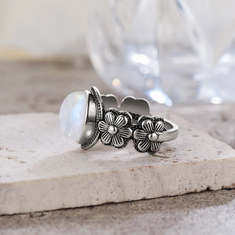 Anillo con Anillo Floral Piedra de Luna