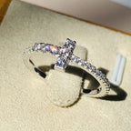 Anillo con cruz brillante