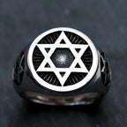 Anillo con estrellas de David grabadas, símbolo judío
