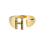 Anillo ancho personalizado con inicial arcoíris h