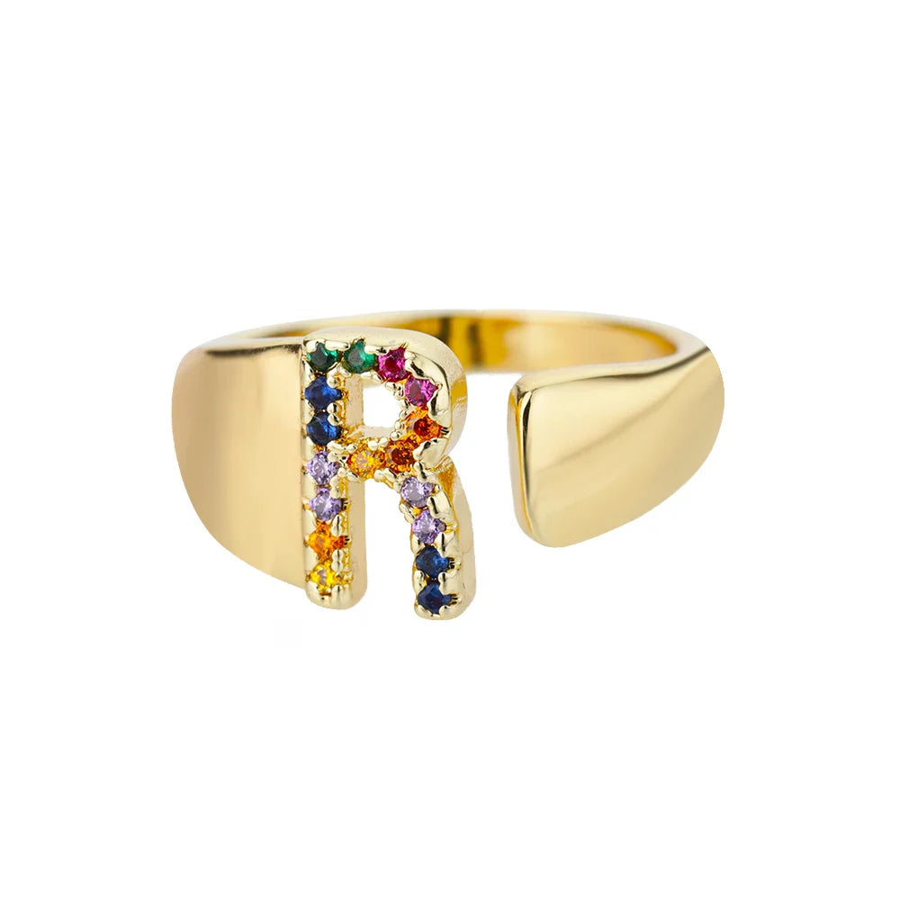 Anillo ancho personalizado con inicial arcoíris r