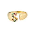 Anillo ancho personalizado con inicial arcoíris s