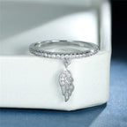 Anillo con colgante de alas de ángel plata