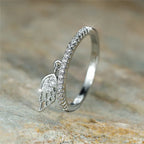 Anillo con colgante de alas de ángel plata