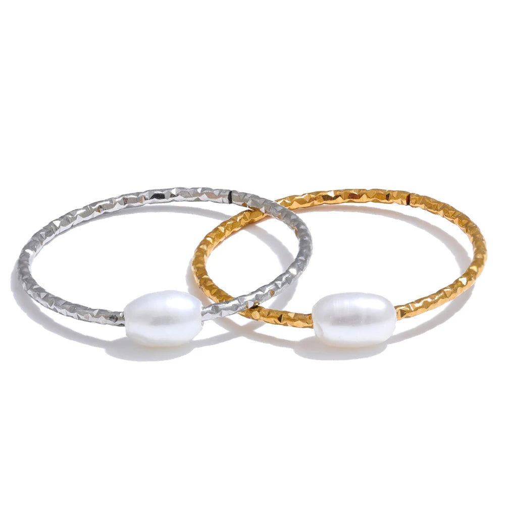 Anillo con perla de agua dulce 