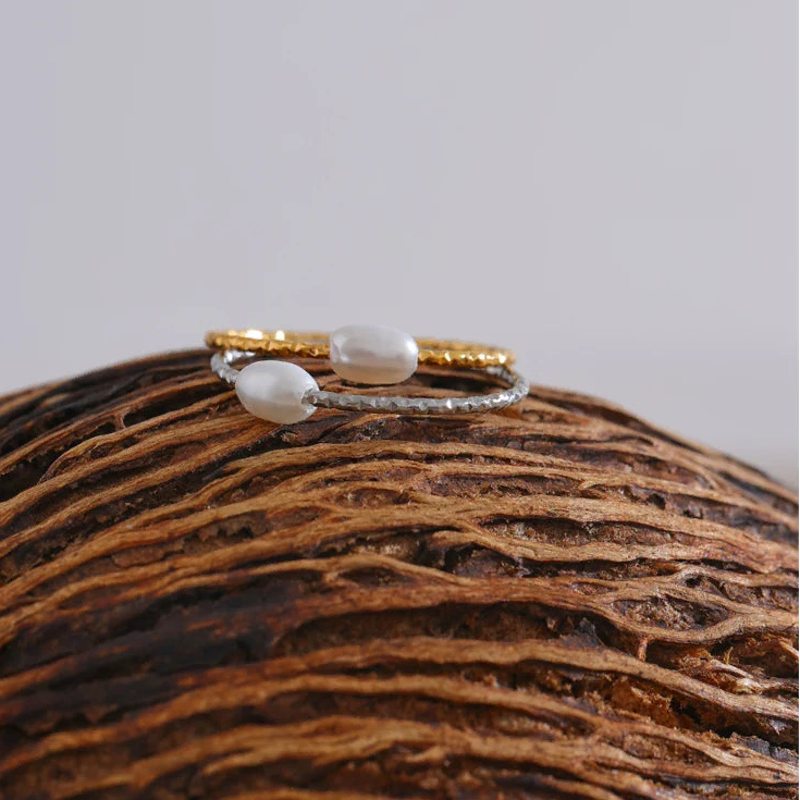 Anillo con perla de agua dulce