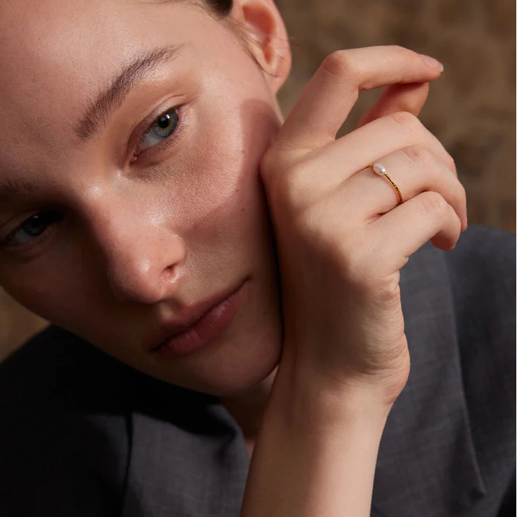 Anillo con perla de agua dulce 