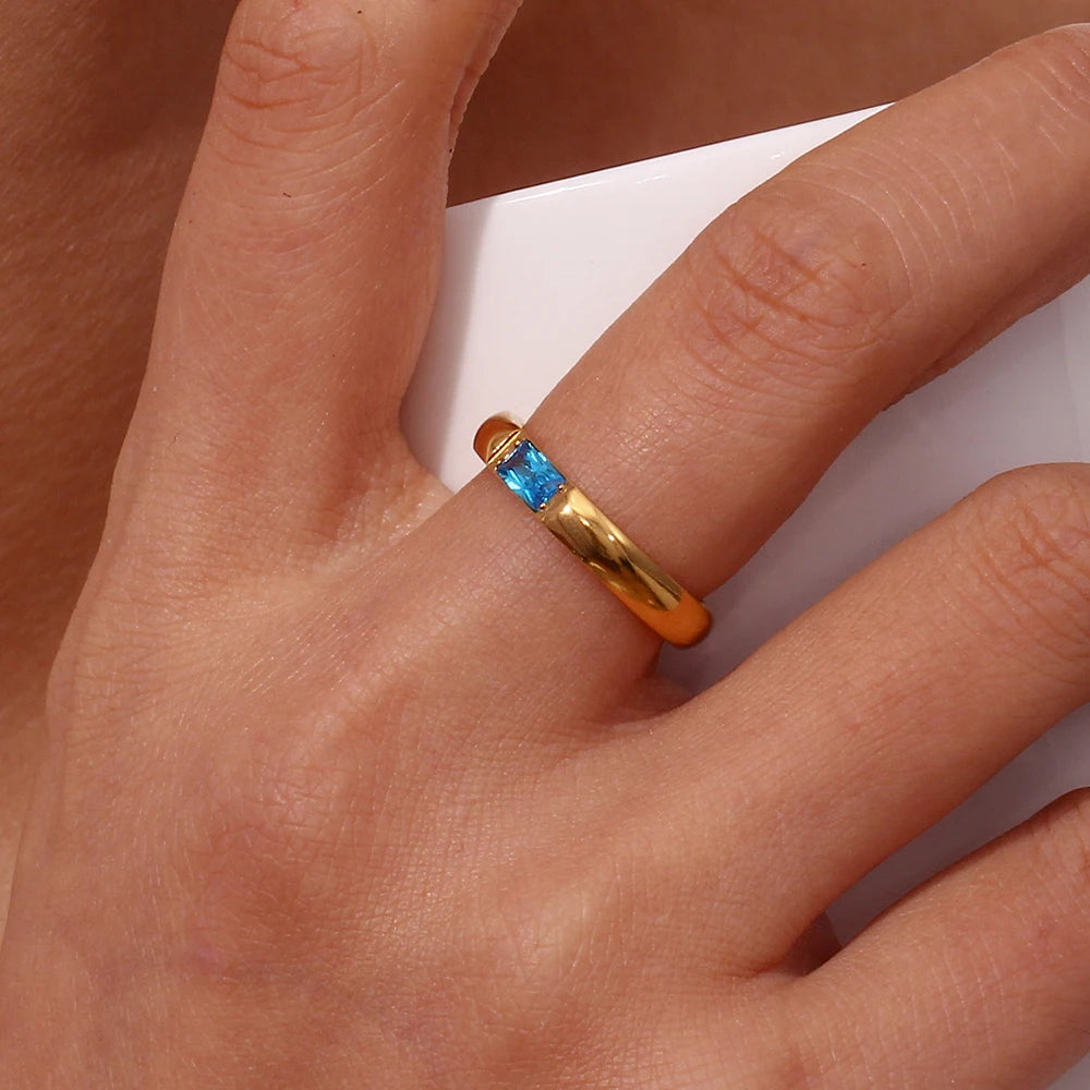 Anillo con piedra de nacimiento engastada para mujer diciembre