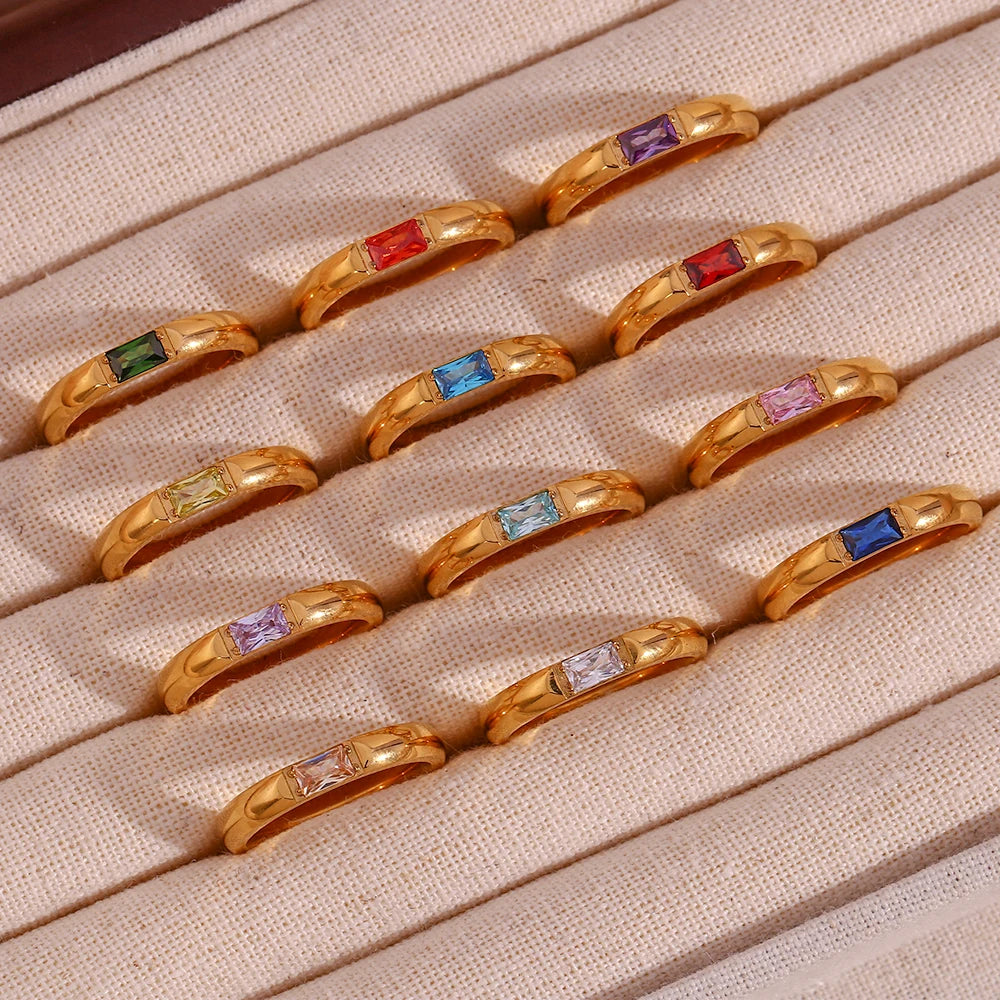 Anillo con piedra de nacimiento engastada para mujer