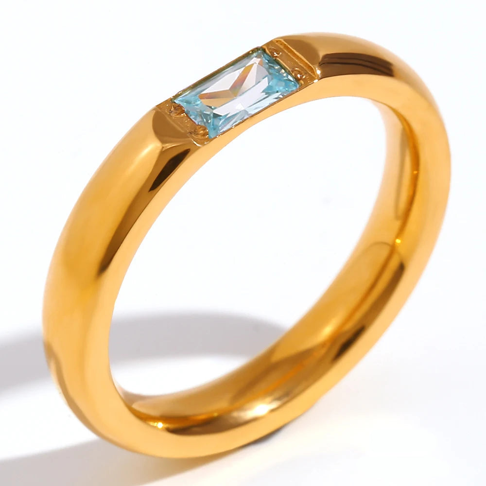 Anillo con piedra de nacimiento engastada para mujer marzo
