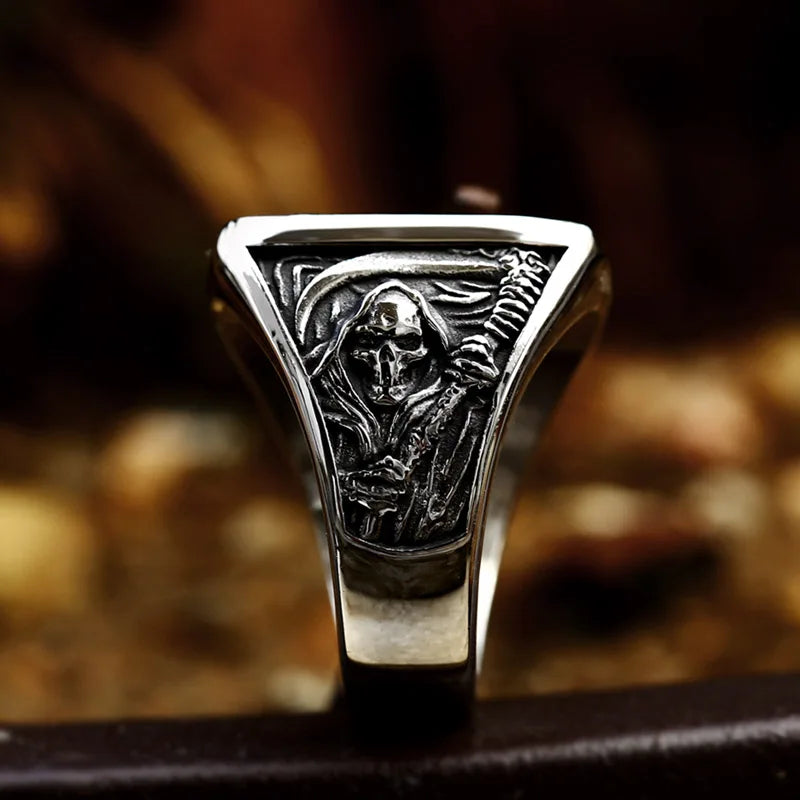Anillo Cuadrado con Calavera