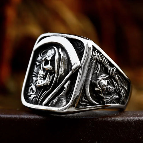 Anillo Cuadrado con Calavera