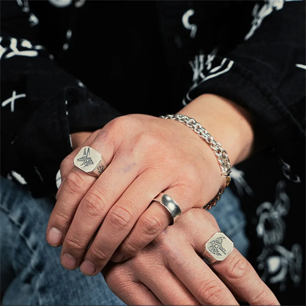 Anillo cuadrado de estilo egipcio Ojo de Horus