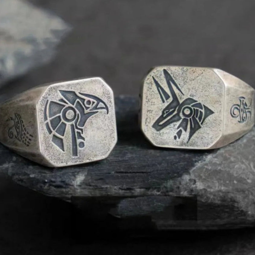 Anillo cuadrado de estilo egipcio Anubis