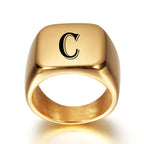Anillo ancho para hombre personalizado con inicial c