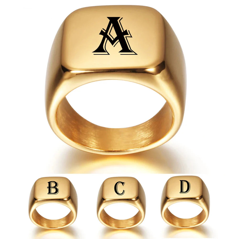 Anillo ancho para hombre personalizado con inicial