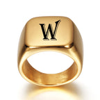 Anillo ancho para hombre personalizado con inicial w