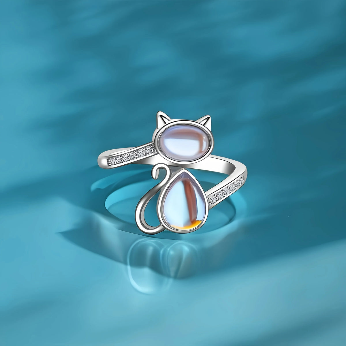 Anillo de gato adorable en piedra lunar