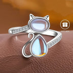 Anillo de gato adorable en piedra lunar