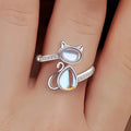Anillo de gato adorable en piedra lunar