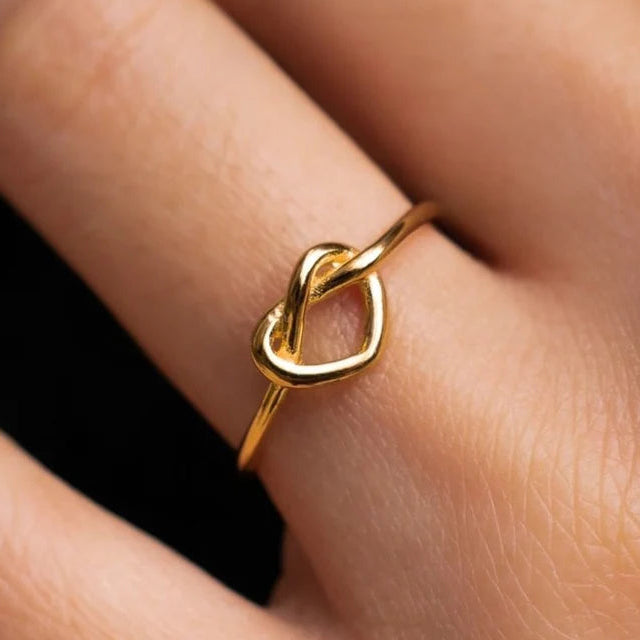 Anillo de corazón entrelazado r