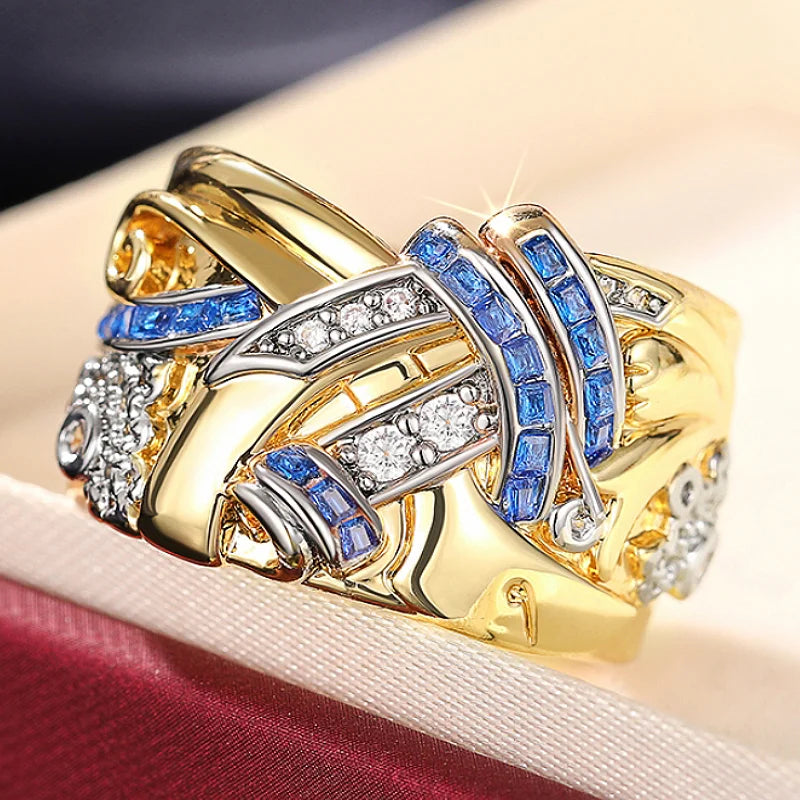 Anillo color oro vintage con circonio 