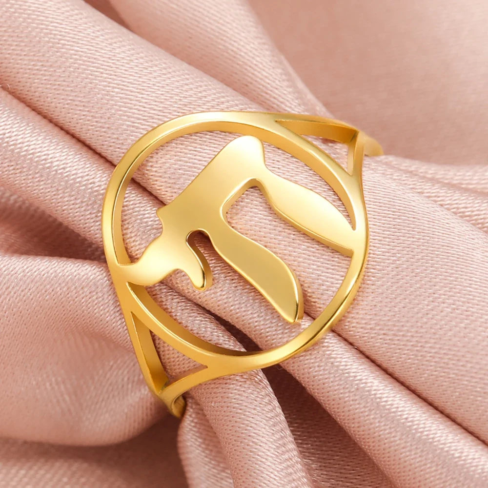 Anillo hueco con el símbolo de vida judía Chai oro